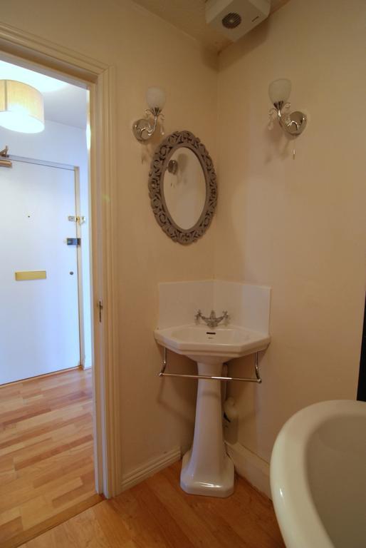 Huntingdon Place Edinburgh Room photo